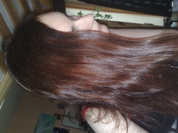 Obtenir une couleur rouge/rousse sur cheveux chatain Obtenir une couleur rouge/rousse sur cheveux chatain