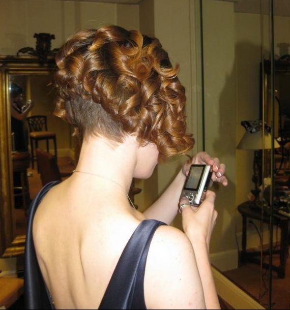 coiffure carre plongeant cheveux frises