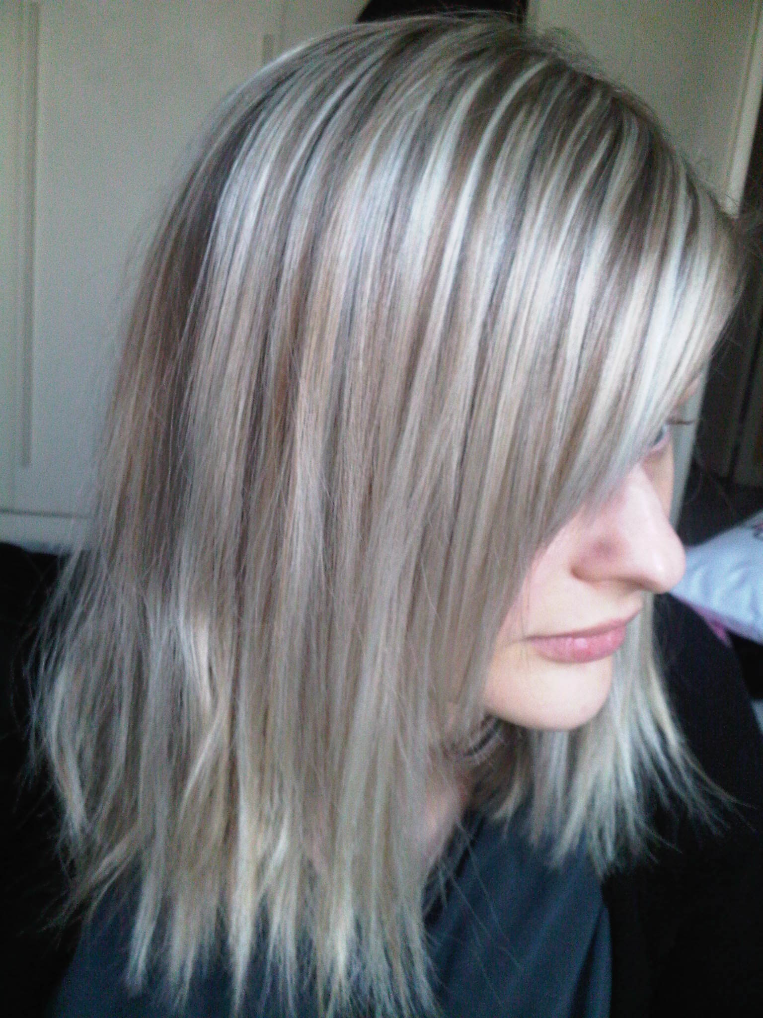 meches blondes cendrees