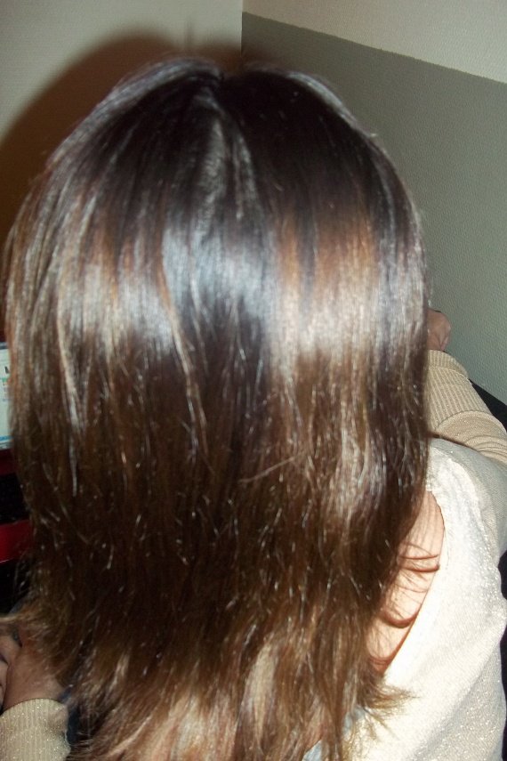 Le moyen de la chute des cheveux sim