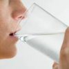 5 bonnes raisons pour boire un verre d'eau au réveil