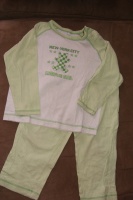 Pyjama blanc et vert coton BON ETAT 5 ANS