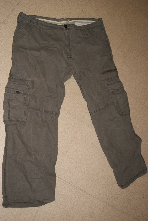 Pantalon kaki ALTERNATIVE (56) 5€