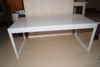 Table basse blanche en metal , acheté en octobre 2012 25 € Vendu 10€