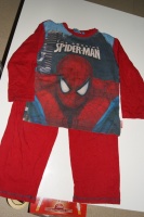 Pyjama coton rouge SPIDERMAN ( point de racomodage aux manches ) 2€