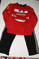 Pyjama coton noir et rouge CARS ( petits accro recousu )3€