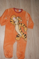 Pyjama velour orange TIGROU 5€