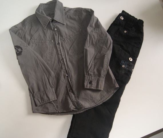 Ensemble chemise grise + pantalon noir IN EXTENSO 5€