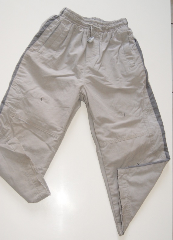 Pantalon de jogging gris , bien porté 1€ ( Dispo a la rentrée )
