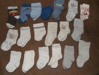 Lot 19 paires de chaussettes 0-6 MOIS & 6-12 MOIS : 3€