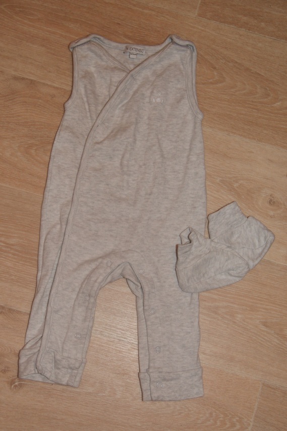 Pyjama coton + chaussons 6 MOIS IN EXTENSO  3€
