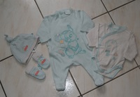 Kit 4 pieces bleu pale : Pyjama coton + body + bonnet + moufles PANPAN 6€
