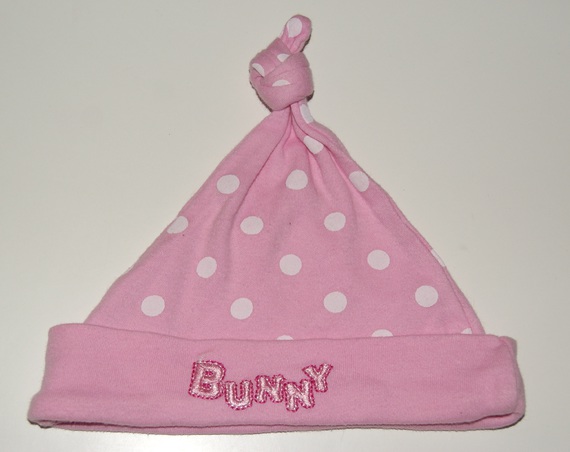 Bonnet rose "Bunny" 0-1M 1€