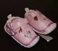 Chaussures roses MINNIE 0-3 MOIS ( NEUF)  6€
