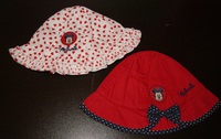 Lot 2 chapeau rouge & blanc MINNIE 0-6 MOIS ( NEUF) 10€
