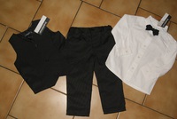 18 MOIS Costume 3 pieces noir rayer : chemise noeud pap + veste sans manches + pantalons taille regl