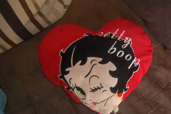 Coussin velour BETTY BOOP 4€