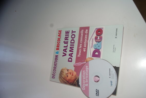 Livre + DVD ( jamais utilisé ) D&CO 4€