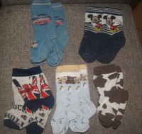 Lot chaussettes P 18/21 ( CARS - MICKEY - DIVERS ) 2€