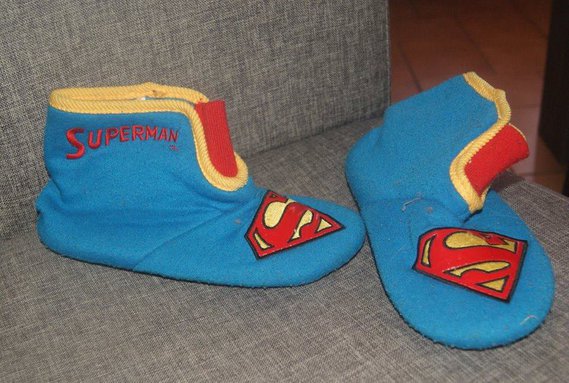 Chaussons bleu SUPERMAN ( angleterre ) P 30/31 3€