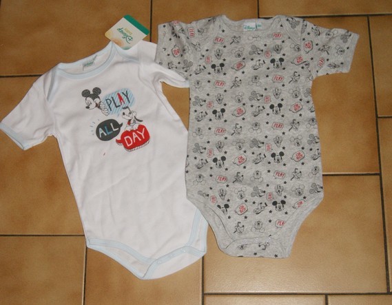24 MOIS : (18 taille grand ) Lot 2 Bodys MICKEY 4€