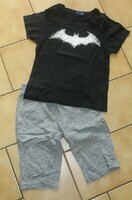 8 ANS : Pyjashort gris & noir BATMAN 2€