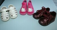 Nus pieds blanc P 19  Chaussons rose HELLO KITTY P 19  Chaussures bordeaux P 19