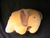 Elephant jaune et marron - DPAM