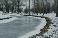 frozen-river-104727_960_720