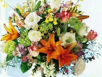 roses_lilies_flowers_bouquet_box_light_22547_1280x960