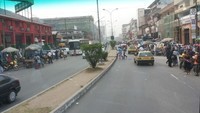 Douala : les débrouillards ont colonisé les rues