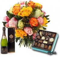 zoomfleurs-chocolats-champagne-bouquet-de-roses