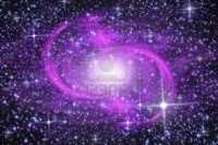 7532876-galaxie-spirale-lilas-dans-l-39-espace-lointain-etoiles
