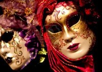 15172404-masques-venitiens-de-carnaval-venise-italie