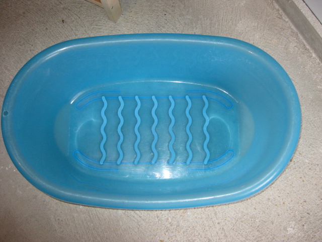 Baignoire Ikea Bleu Le Fond Fait 30cm 50 Cm D Occasion 5 Euros Materiel Puericulture Llaber Photos Club Doctissimo