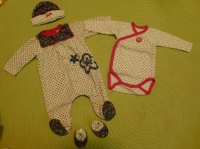 Pyjama+Body CATIMINI - Taille 3 mois - Bonnet+Chaussons CATIMINI - Taille 0