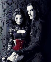 298973-goth-style-vampire-and-romantic-goth-couple