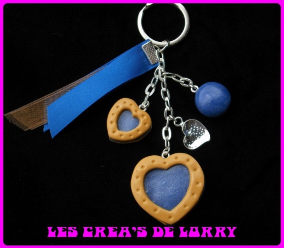 Porte-clef biscuit coeur 8 € bleu