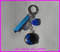 porte-clef coeur 8 € bleu roi sur noir