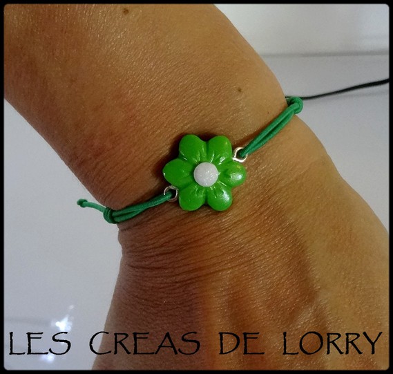 Bracelet fleur 3,50 € vert nacré