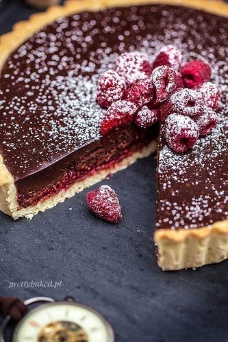 6008da90ee43e9471499e15fb7b2f3c4--chocolate-and-raspberry-tart-raspberry-torte