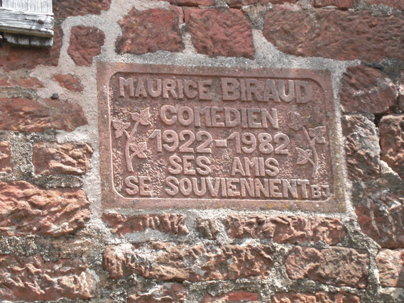 Plaque en mémoire de Maurice Biraud habitant du village