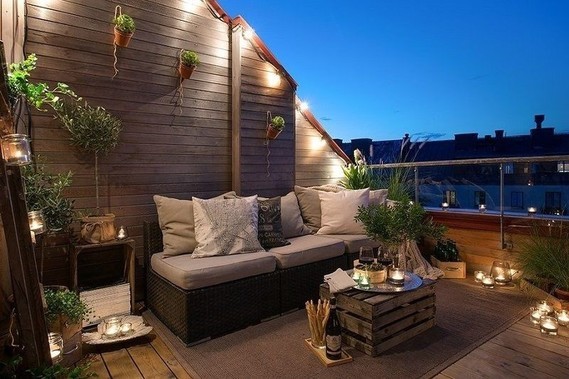 Decoration Balcon Toit Terrasse Canape Resine Table Caisse Bois 300 Idees Deco Balcon Fenetre Jardins Suspendus Etre Soi Photos Club Doctissimo