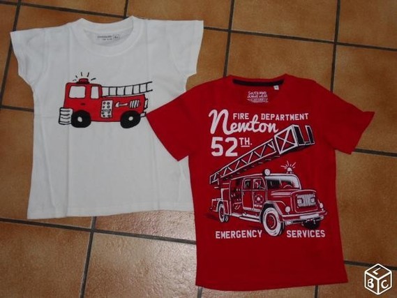 6 ans lot de deux tee shirts thème pompiers 6€