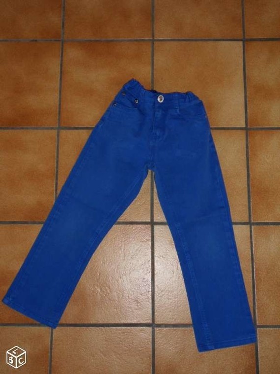 6 ans Pantalon bleu électrique 4€