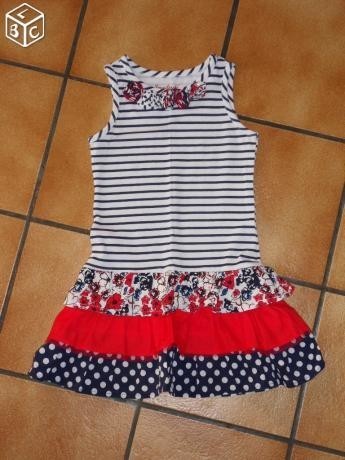 4e robe Younghearts taille 4 ans
