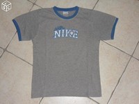 4€ Tee shirt NIKE taille 8 ans