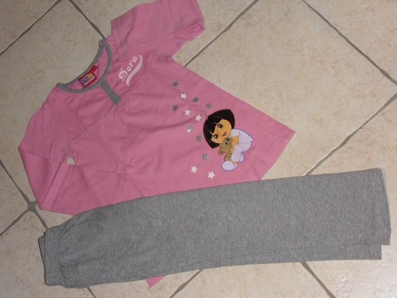 4€ pyjama Dora 6 ans