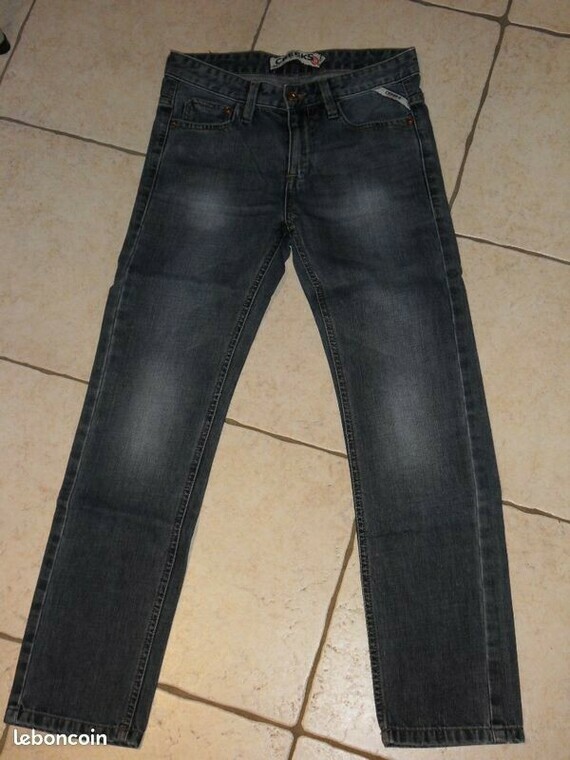 3€ Jean CREEKS Taille 12 ans