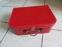 5€ Petite valise en carton CLO R LBC le 31-07-23